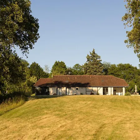 Holiday Home In Peyrusse-Grande With Pool, Cleaning Included Dom wakacyjny Peyrusse-Grande