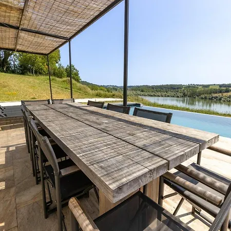 Dom wakacyjny Holiday Home In Peyrusse-Grande With Pool, Cleaning Included Peyrusse-Grande