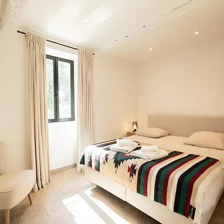 Dom wakacyjny Holiday Home In Peyrusse-Grande With Pool, Cleaning Included *
